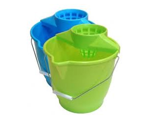Spainis 12l, ar nospiedju, plastmasas